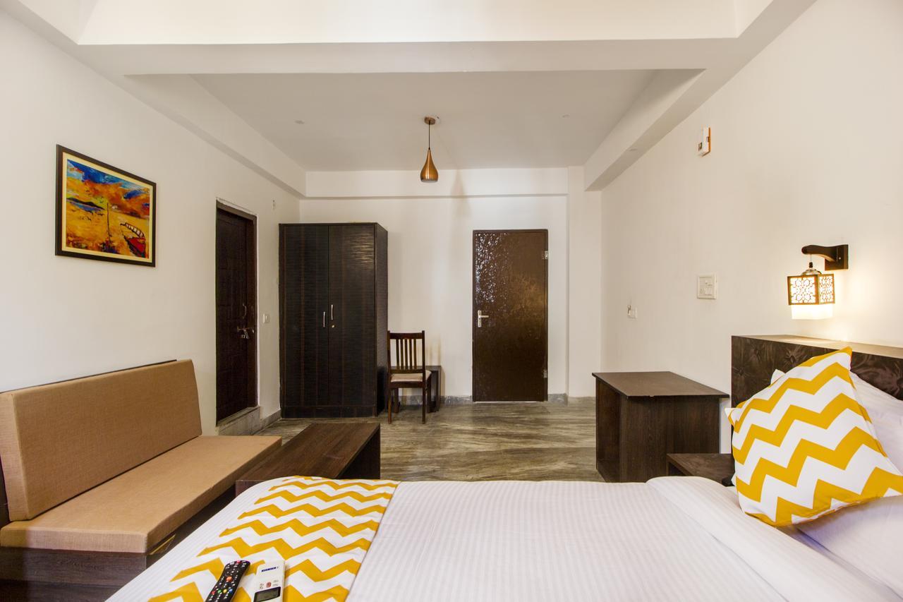 Fabhotel Luxurs Gopalpura Hotel