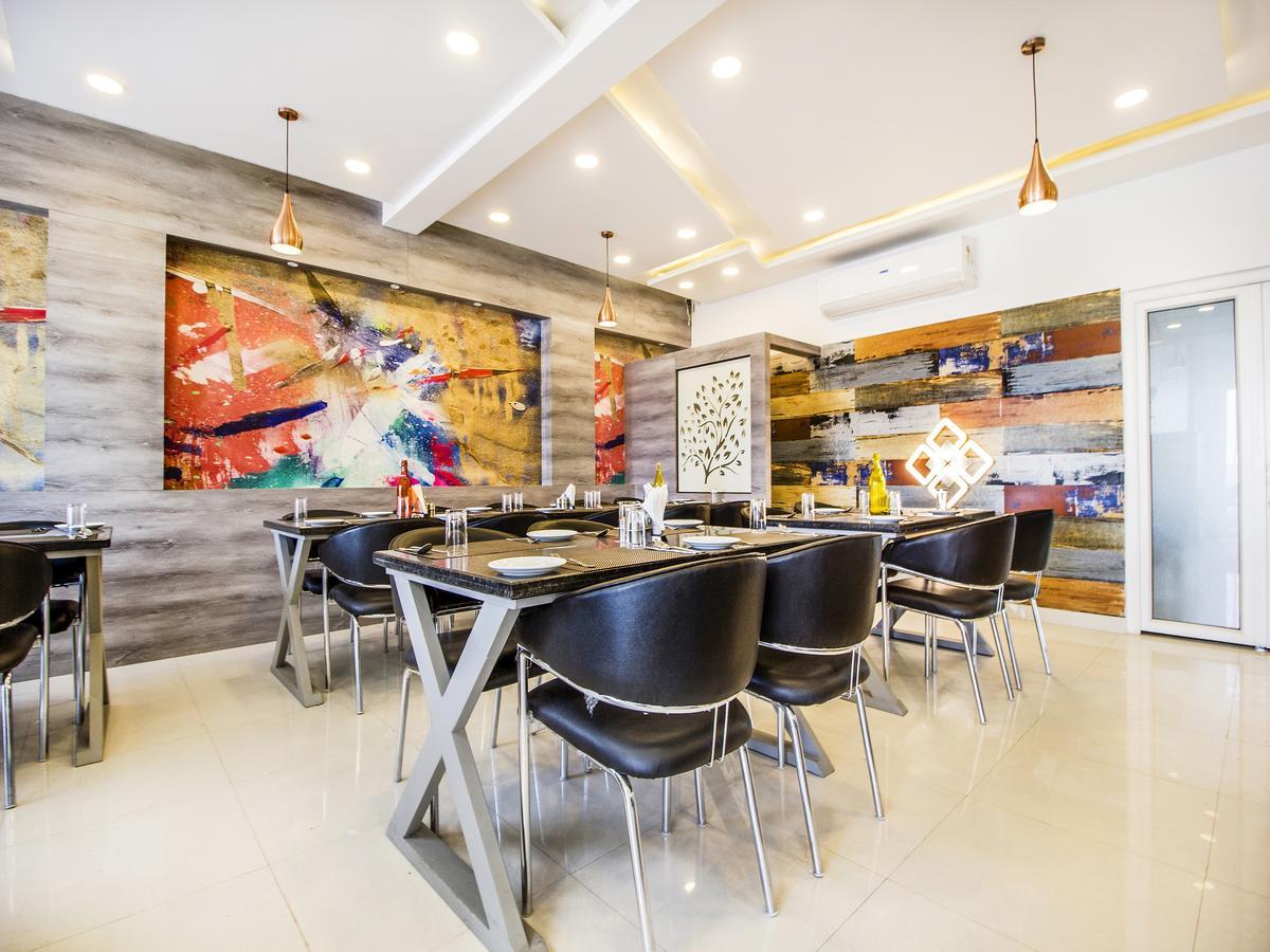 Hotel Fabhotel Luxurs Gopalpura 3*