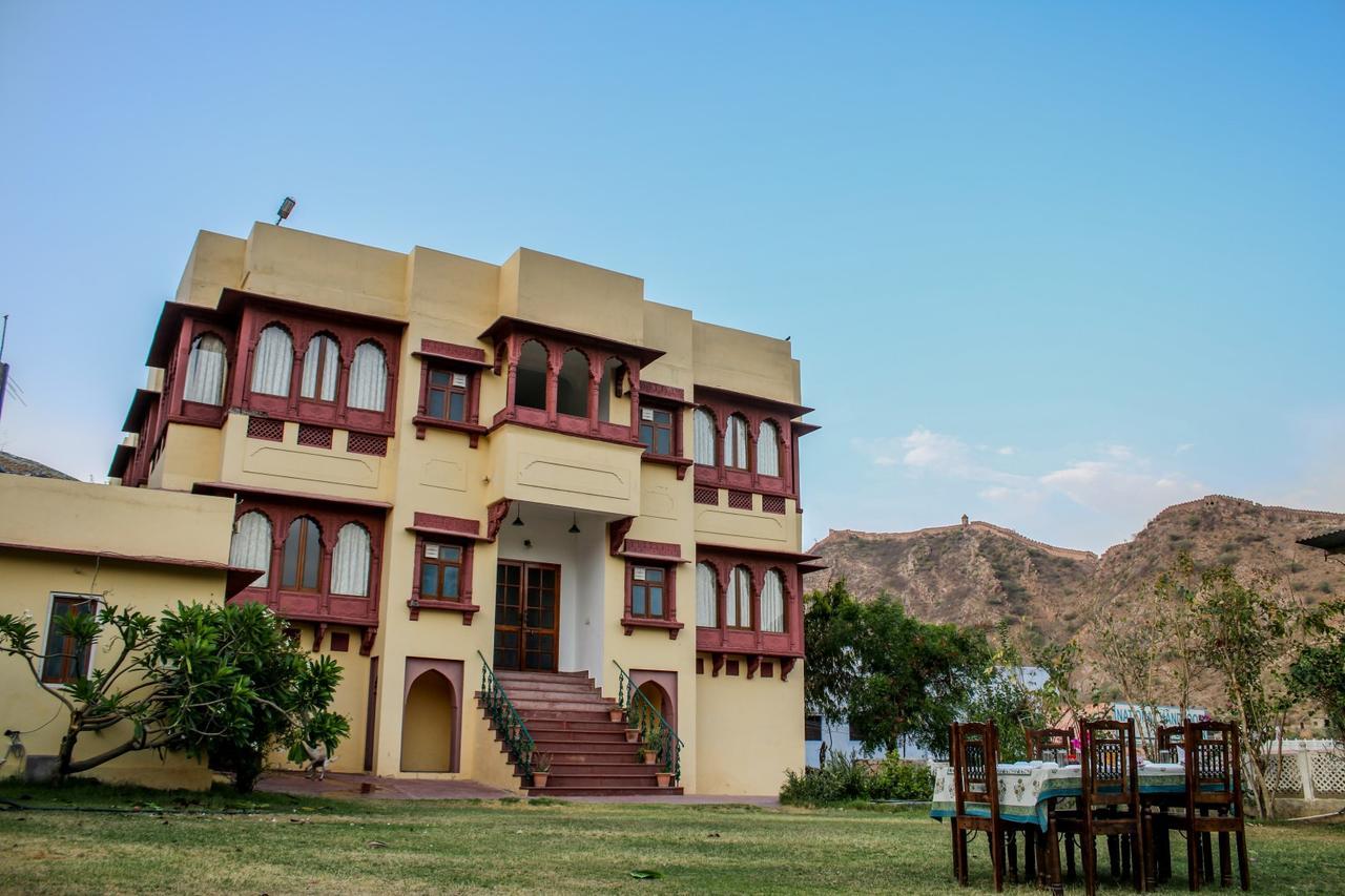 Hotel Adhbhut