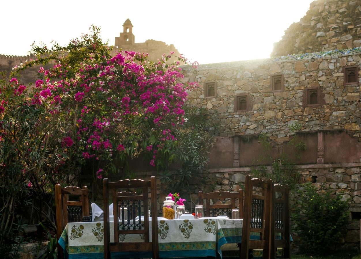 Hotel Adhbhut