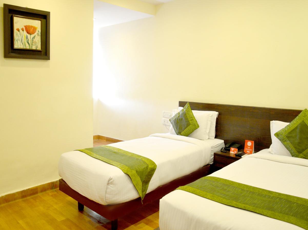 Oyo 6894 White Lily Hotel