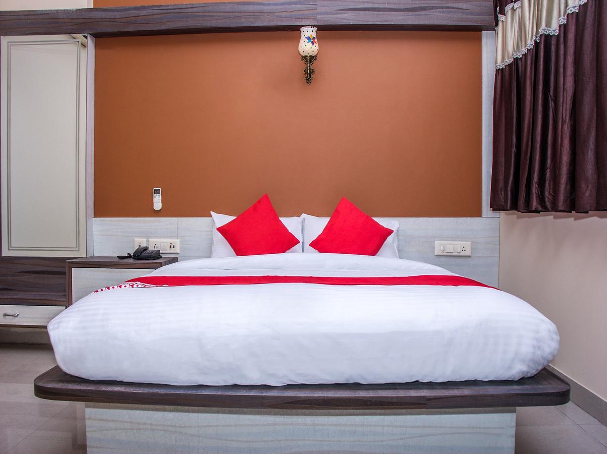 Oyo 14864 Satyam Hotel