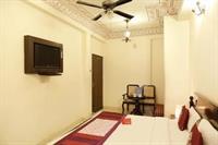 Oyo Devimarg Bani Park Hotel 3*