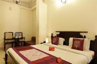 Oyo Devimarg Bani Park Hotel Jaipur