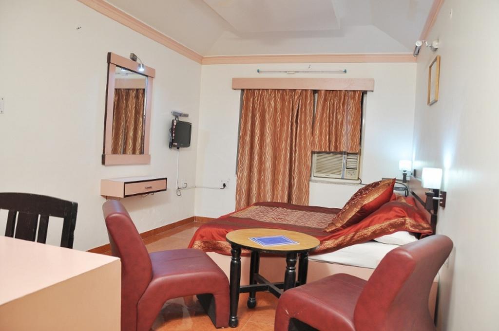 Hotel Savoy - Since 1951