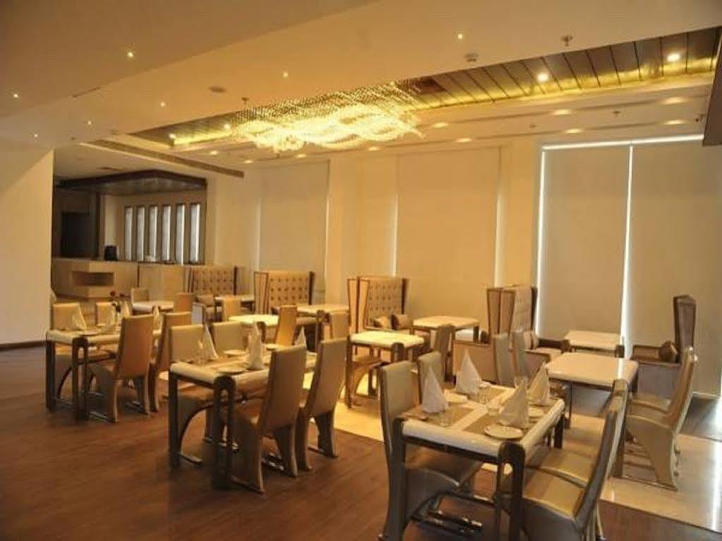 Hotel Jagrati Ananta Express 3*