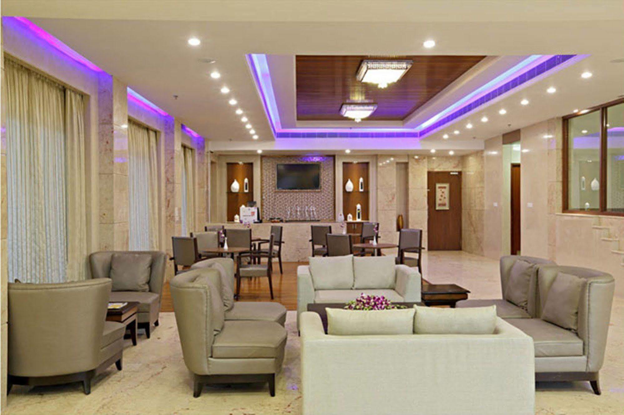 Regenta Jal Mahal, Hotel 4*
