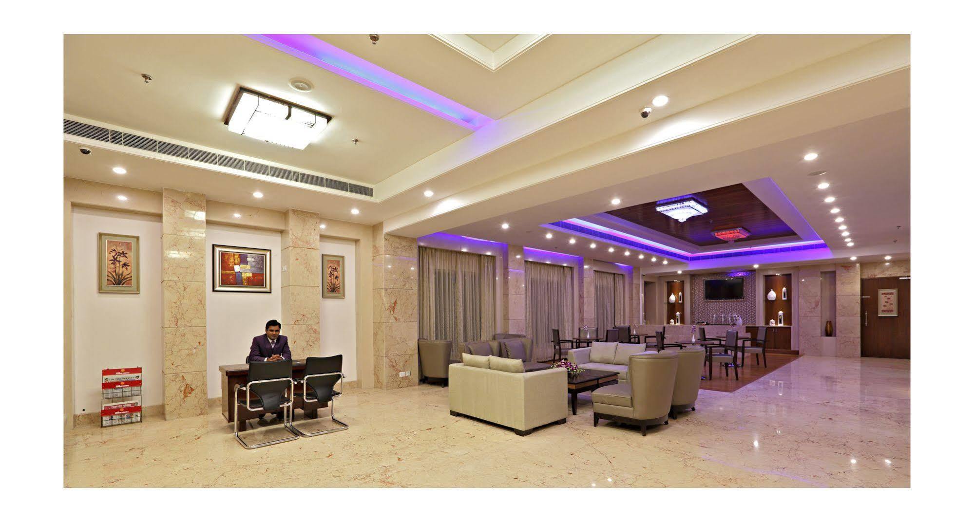 Hotel Regenta Jal Mahal, 4*