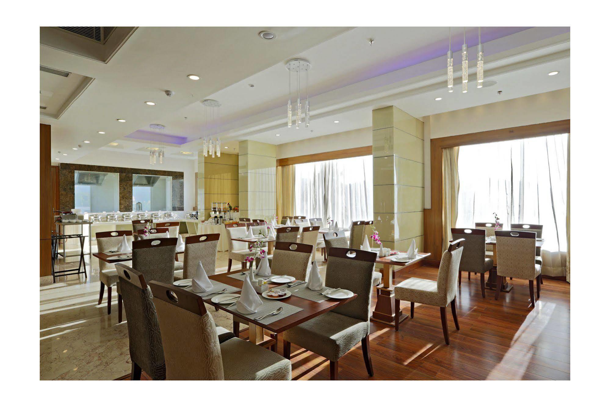 Hotel Regenta Jal Mahal, Jaipur