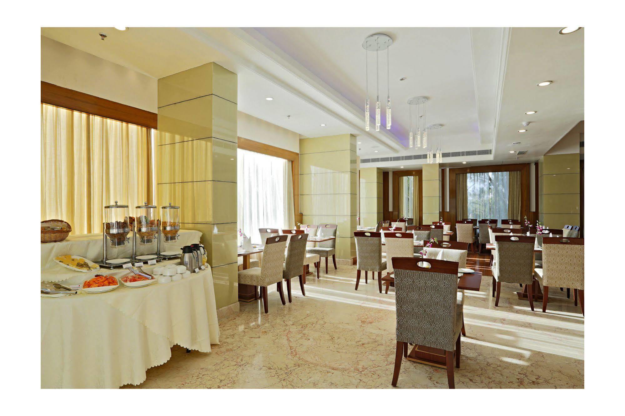 Hotel Regenta Jal Mahal,