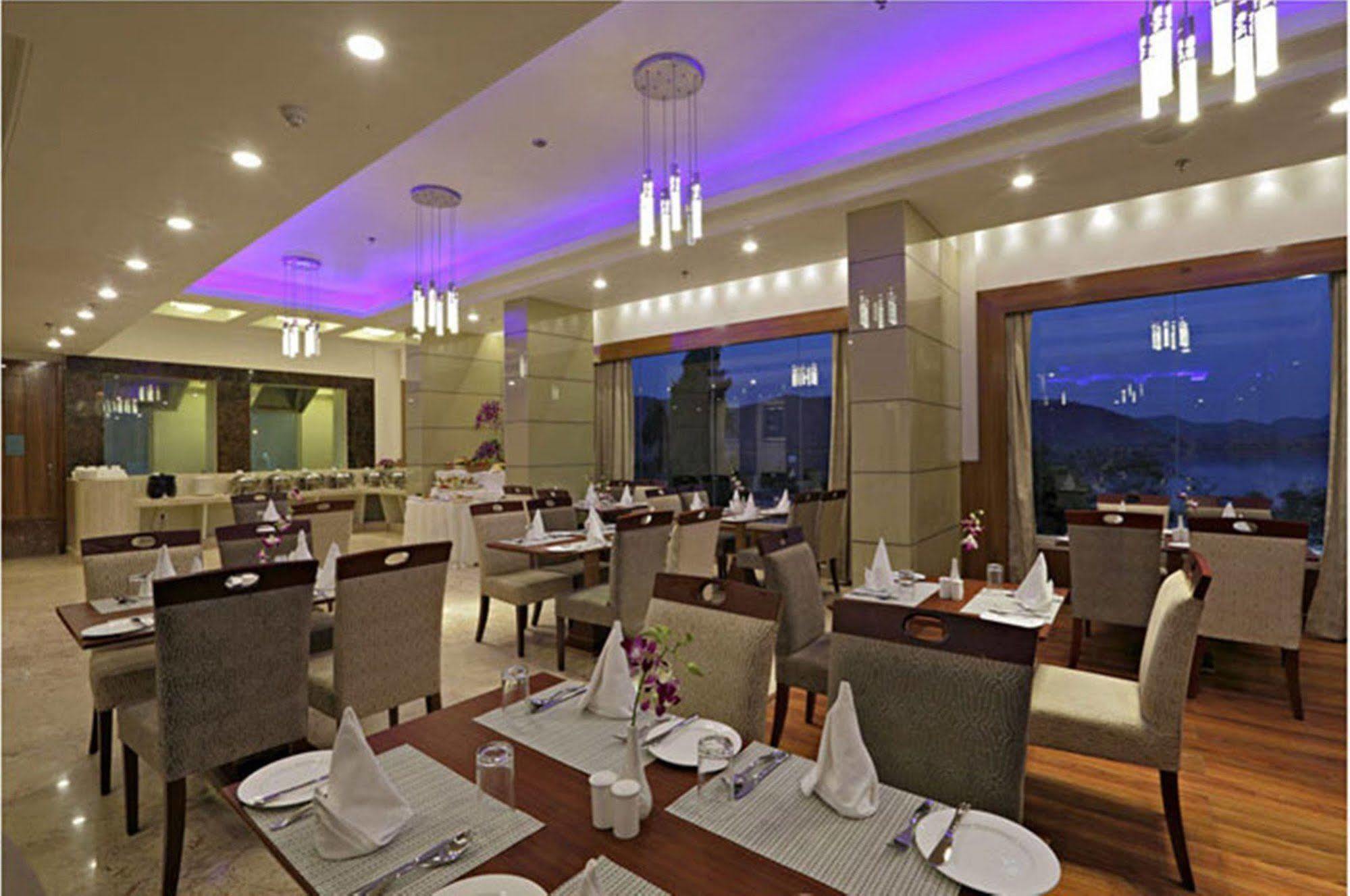 Regenta Jal Mahal, Hotel Jaipur