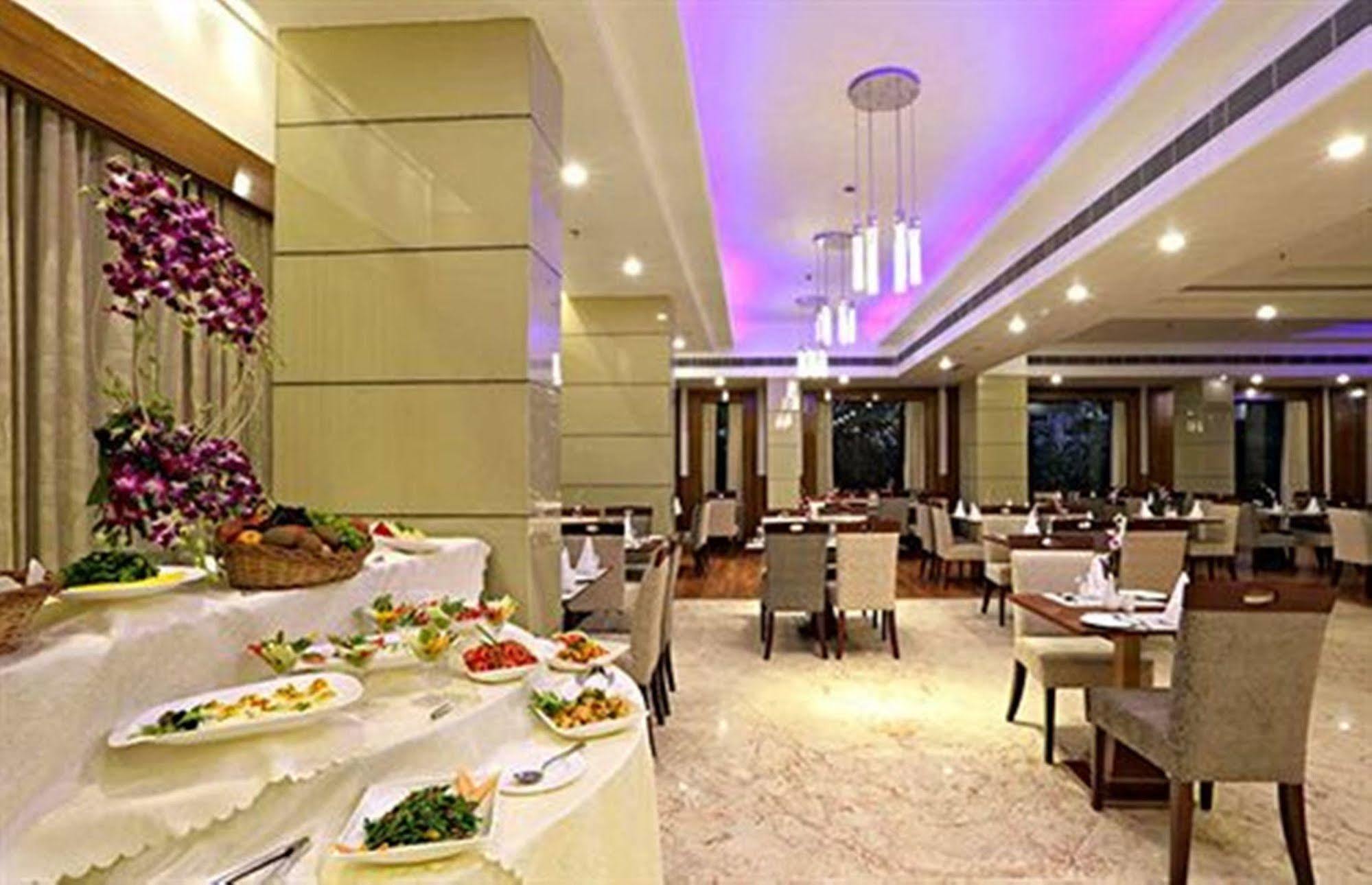 Hotel Regenta Jal Mahal,