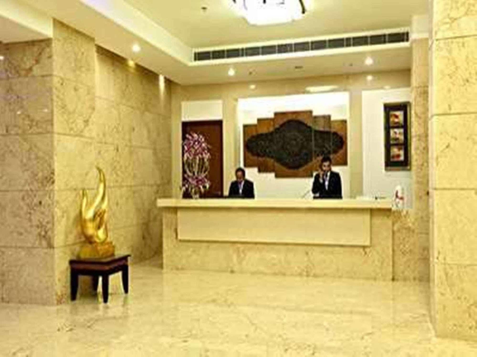 Regenta Jal Mahal, Hotel 4*