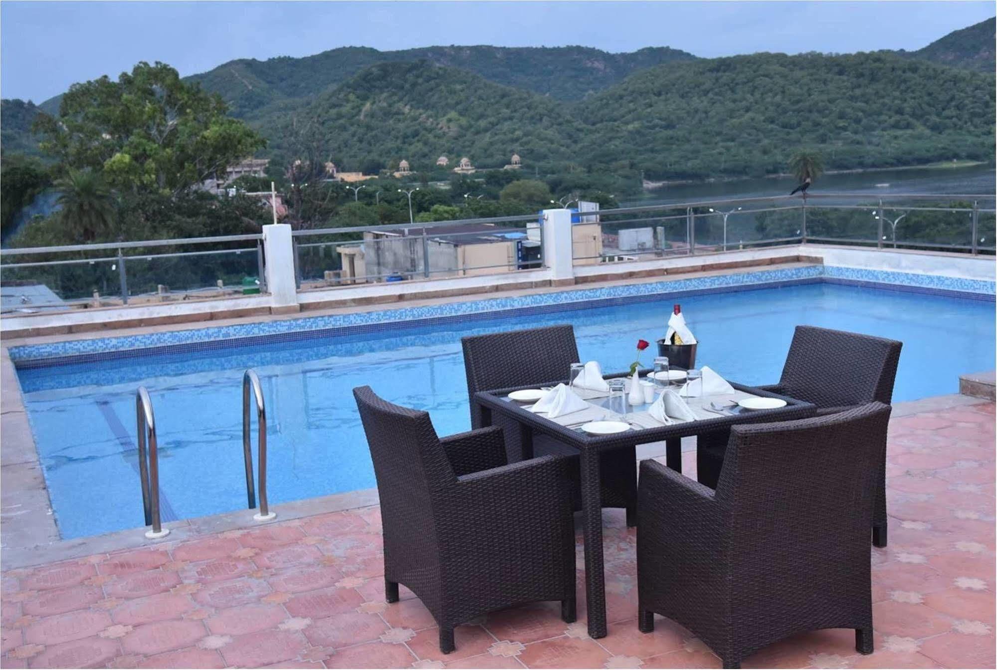 Regenta Jal Mahal, Hotel Jaipur
