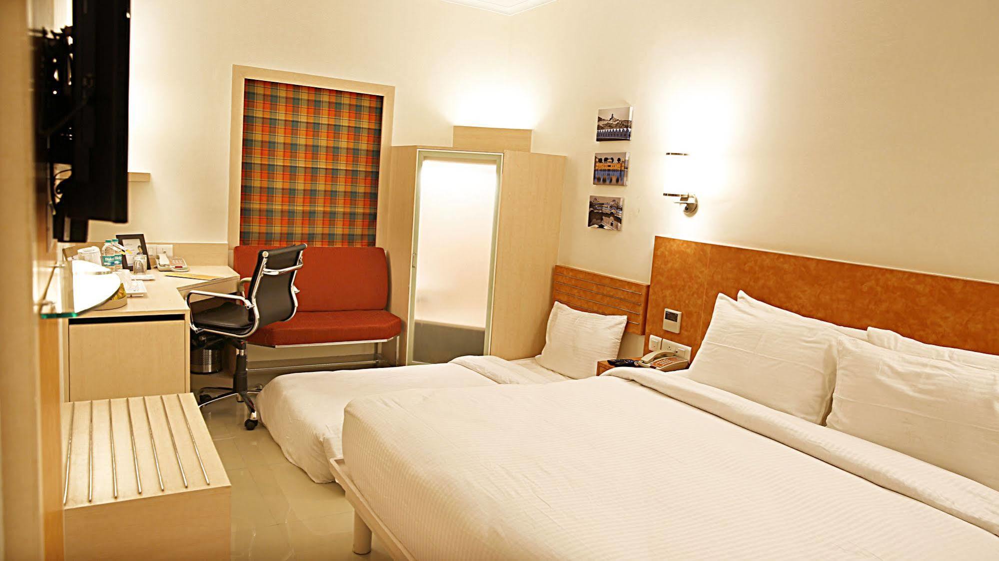 Nirwana Hometel Jaipur- A Sarovar 3* Jaipur