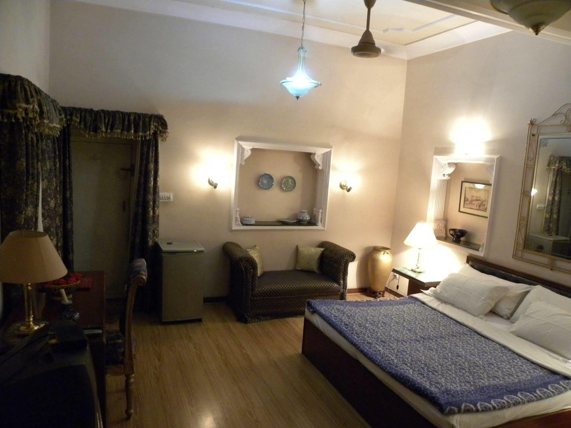Hotel Sugan Niwas Palace