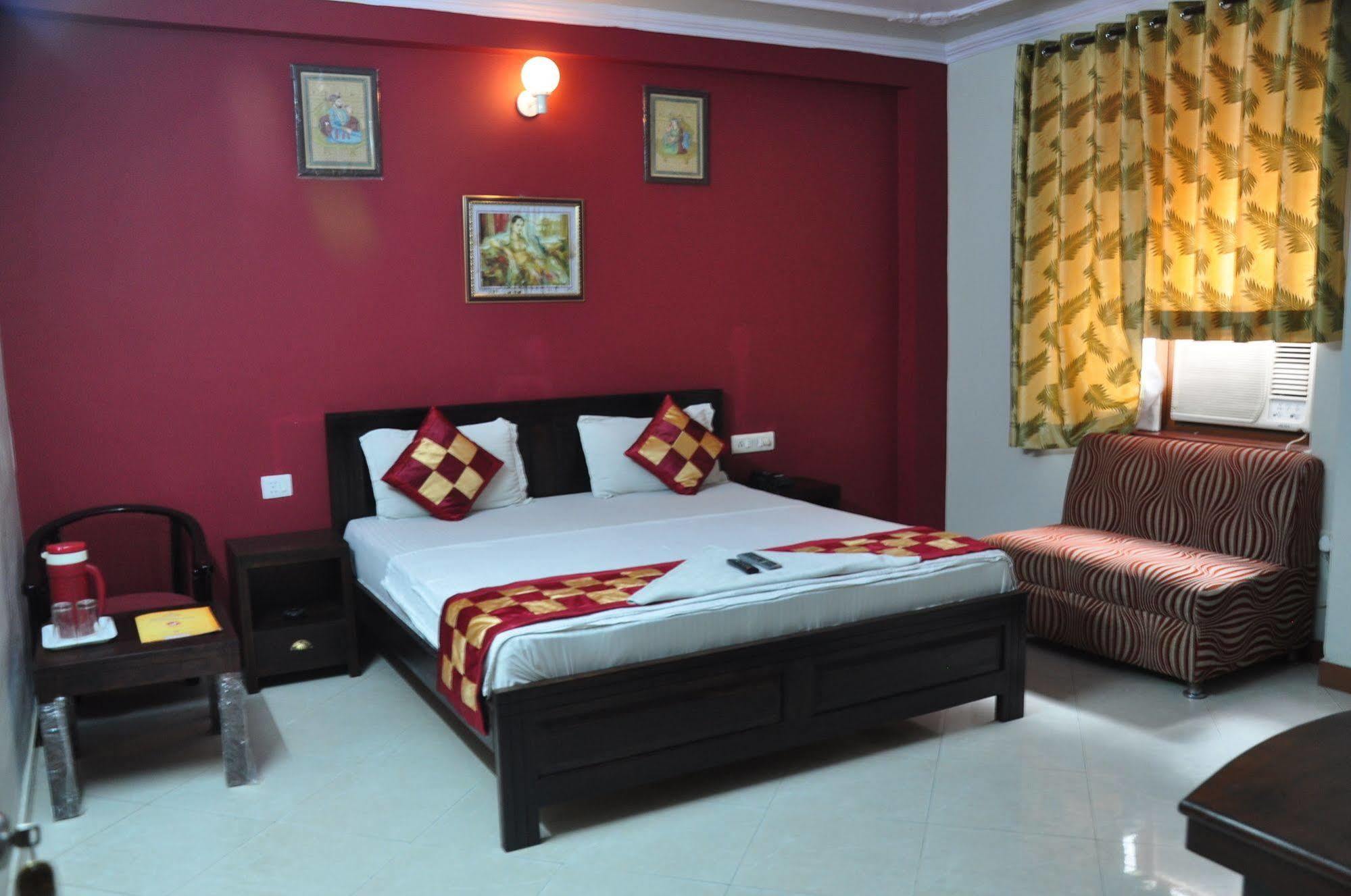 Classic Near Railway Station 3*