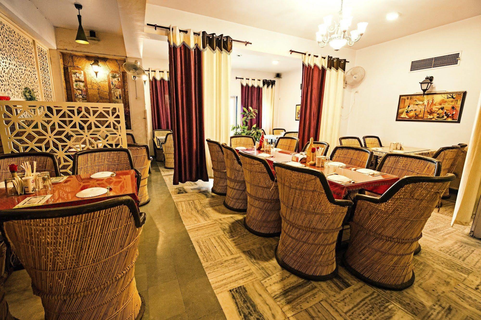 Hotel Panchsheel, The