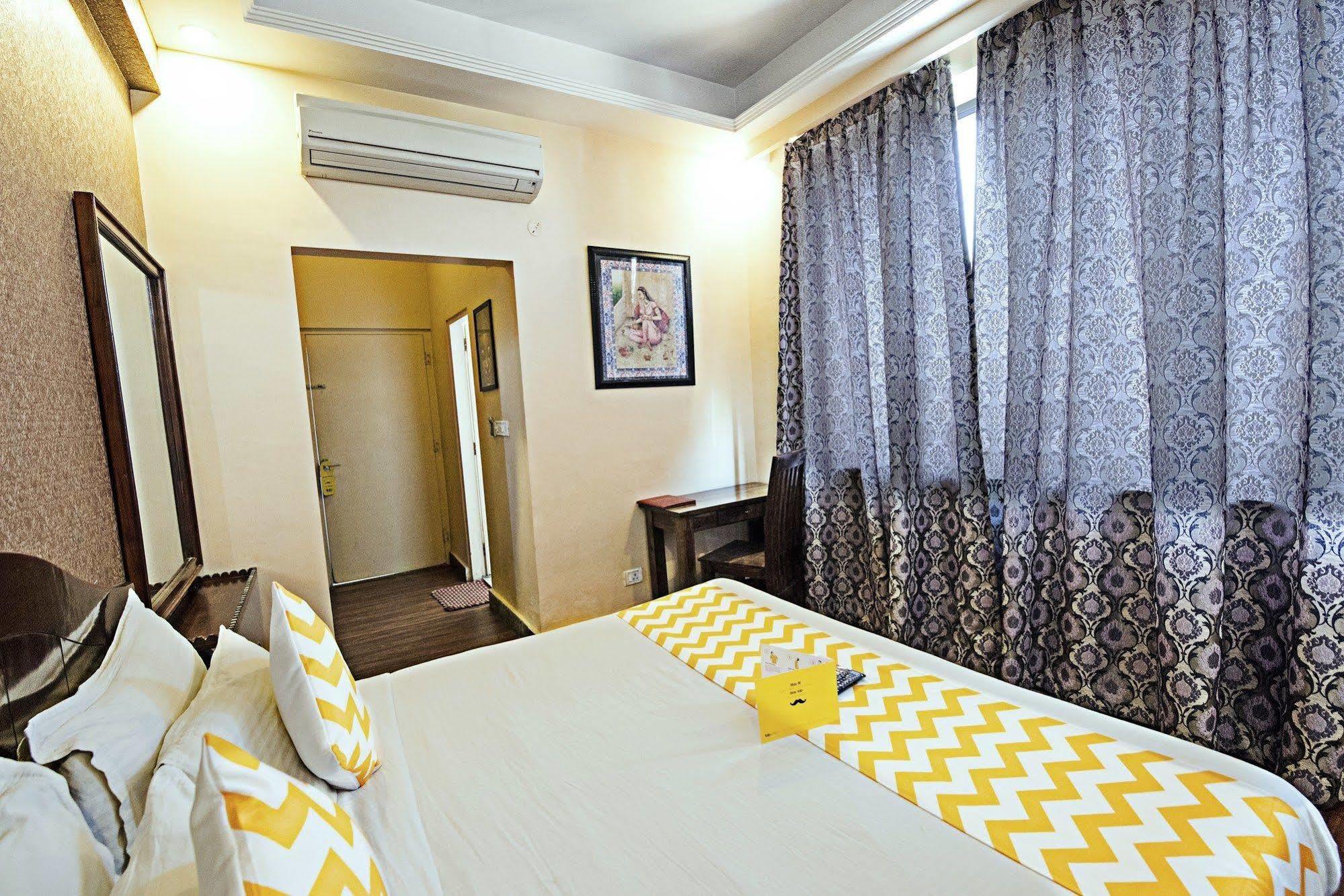 Hotel Panchsheel, The