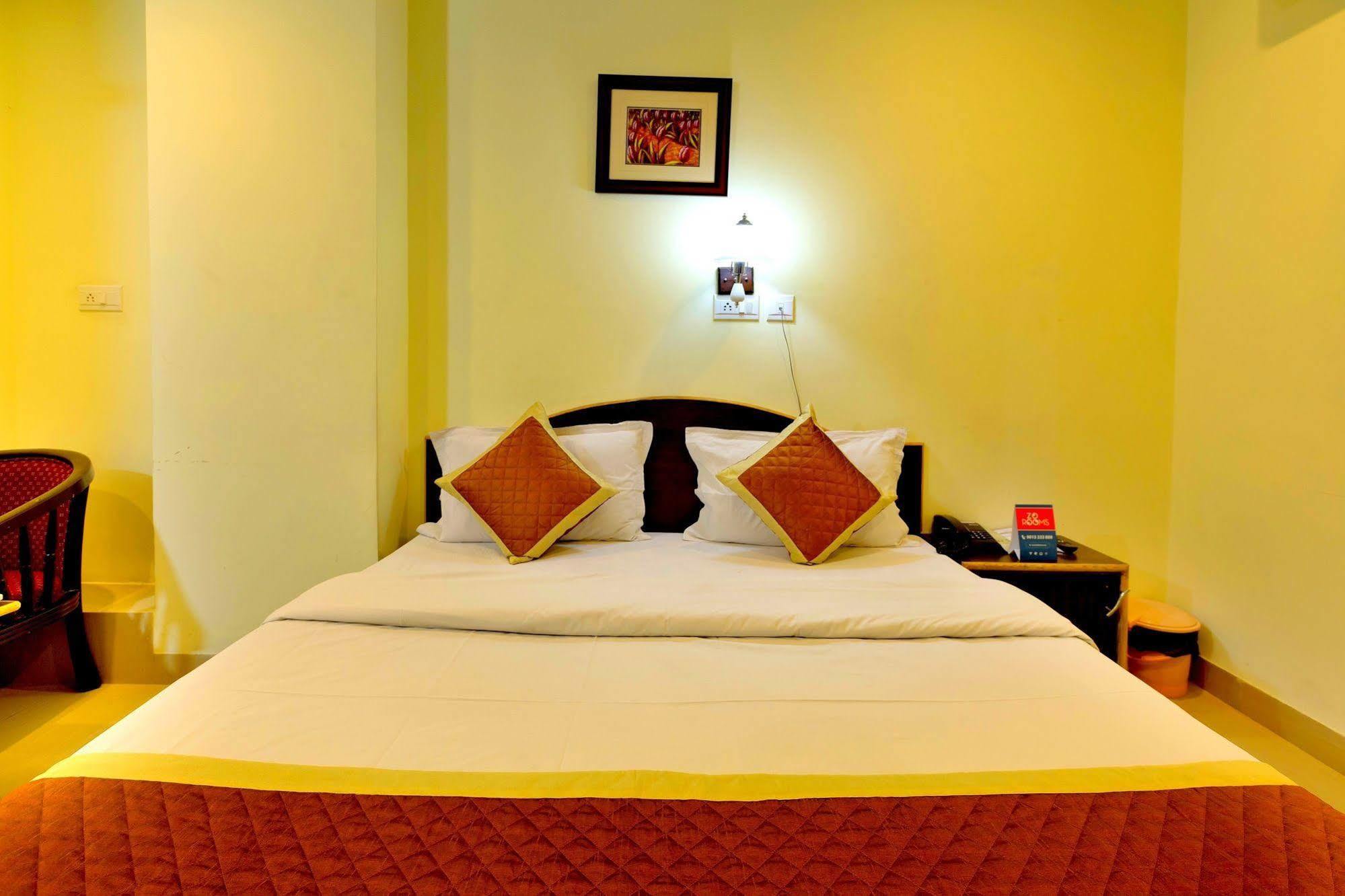 Hotel Ananta 3*