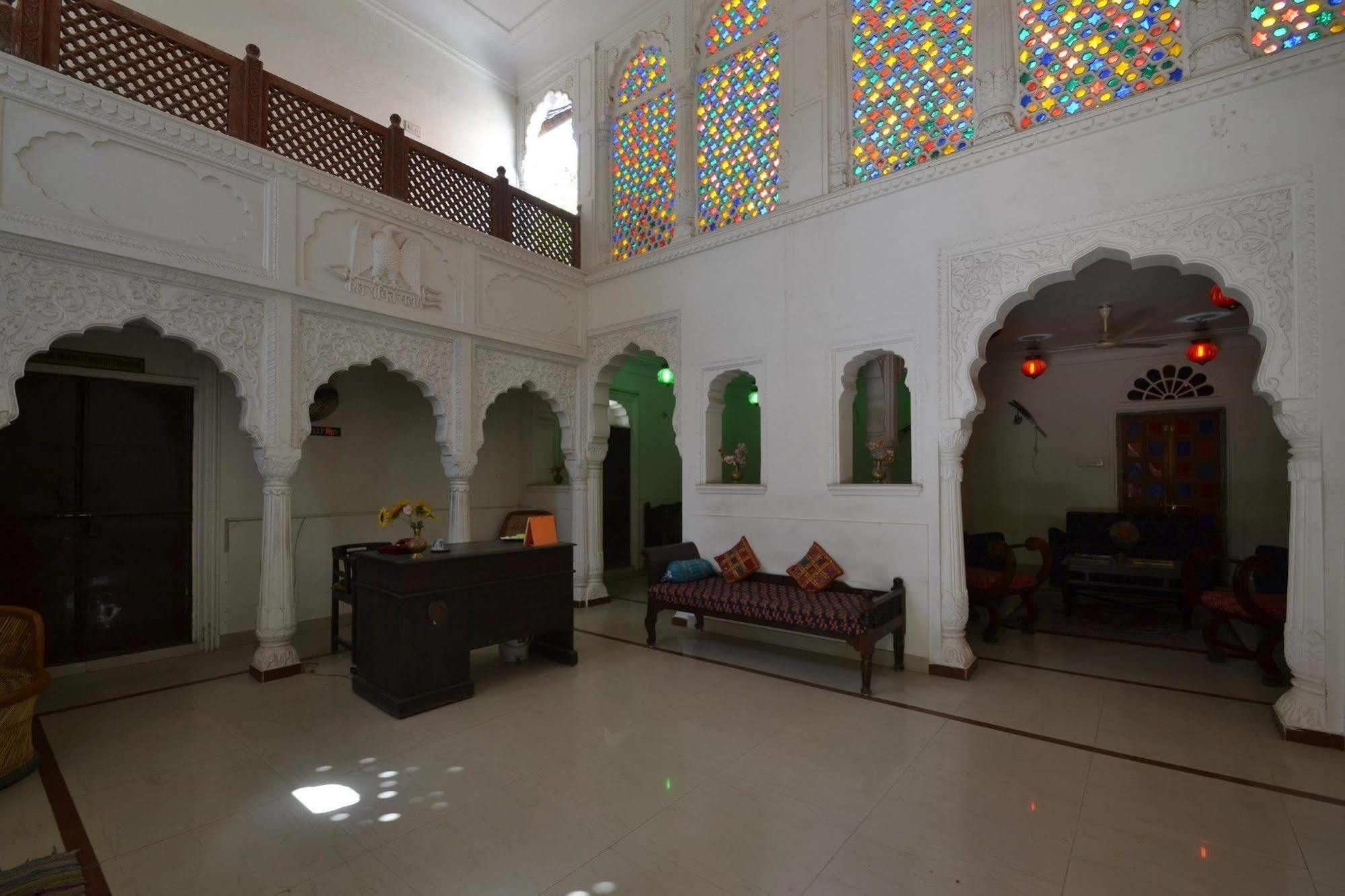 Rawla Mrignayani Palace 3*
