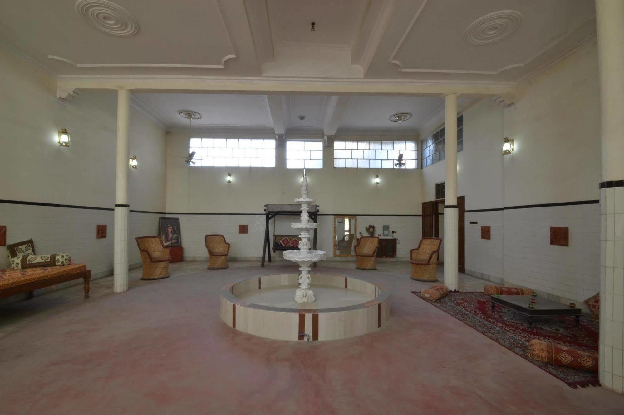 Hotel Rawla Mrignayani Palace Jaipur