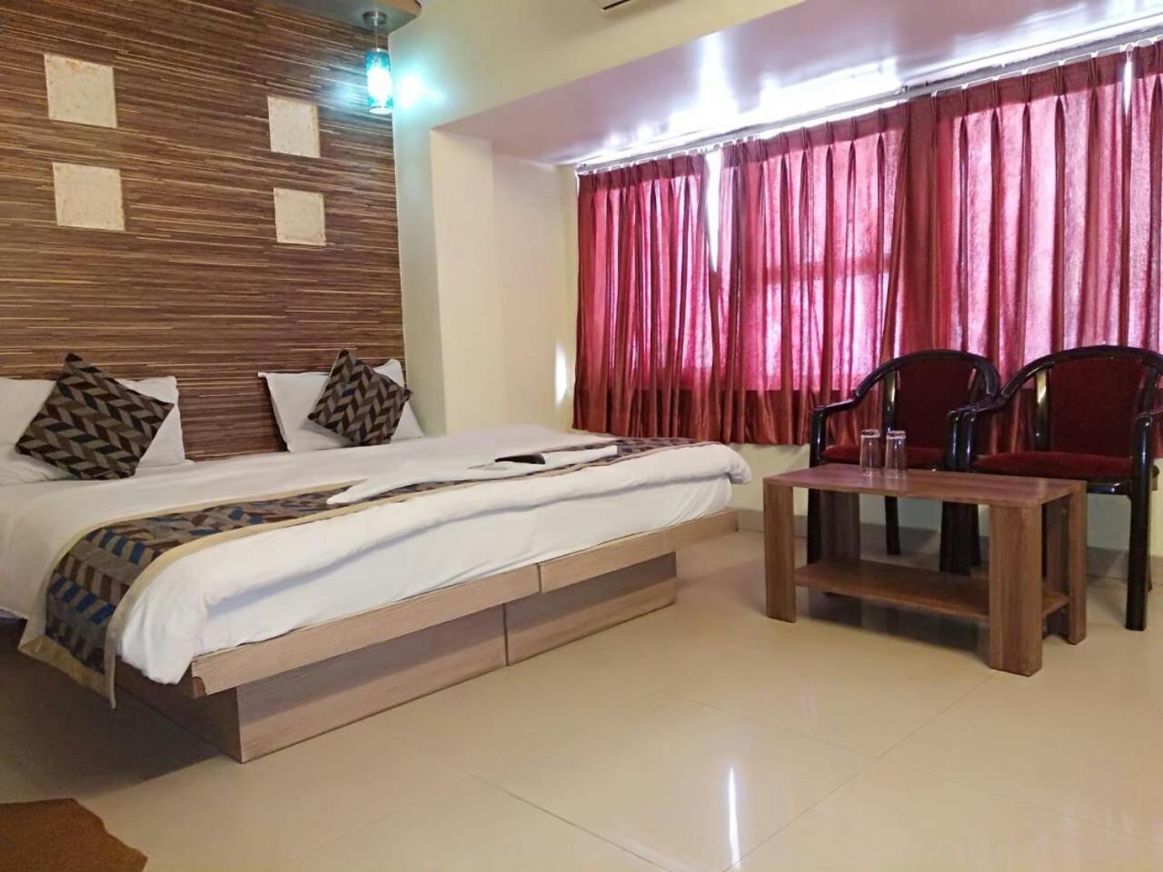Radha Palace 3*