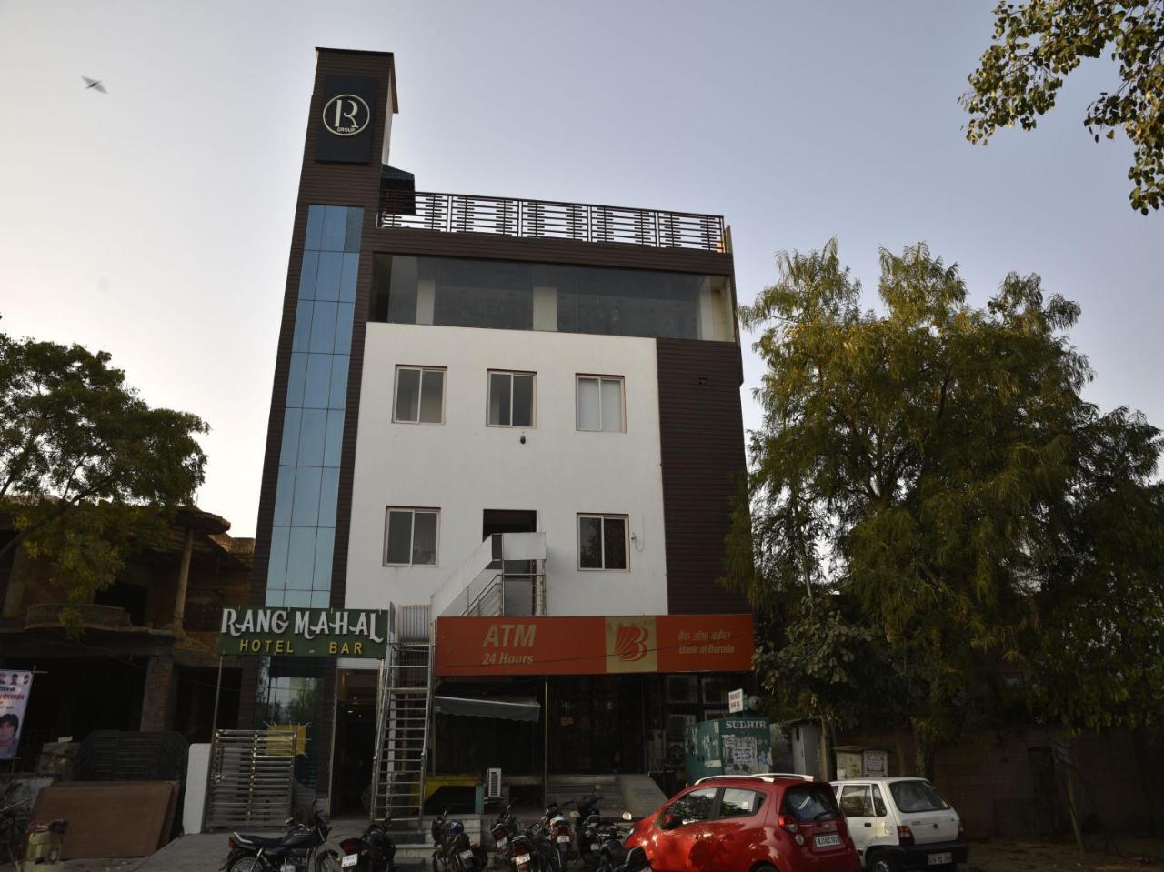 Rang Mahal Near International Airport 3*