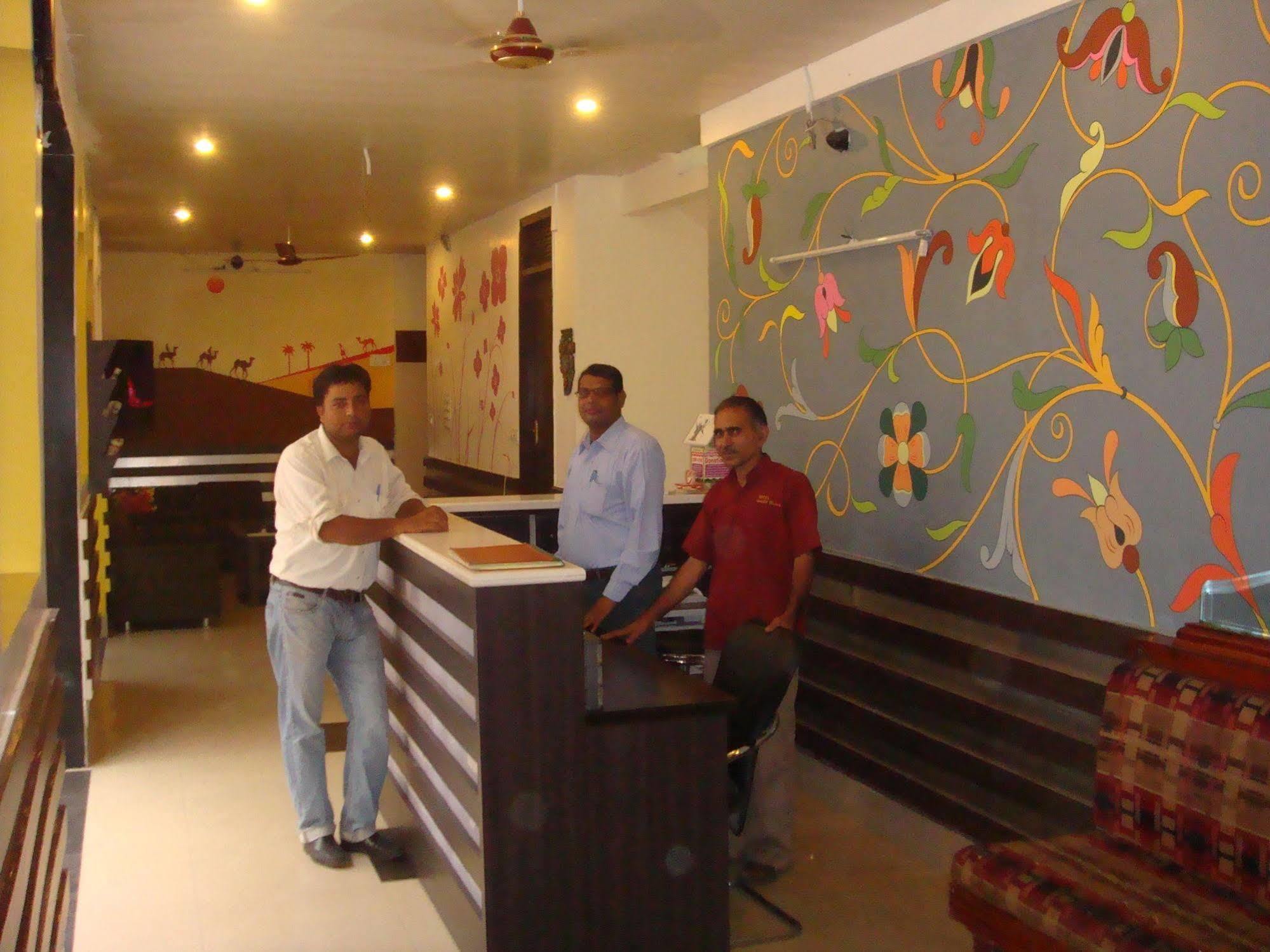 Hotel Golden Deluxe Jaipur