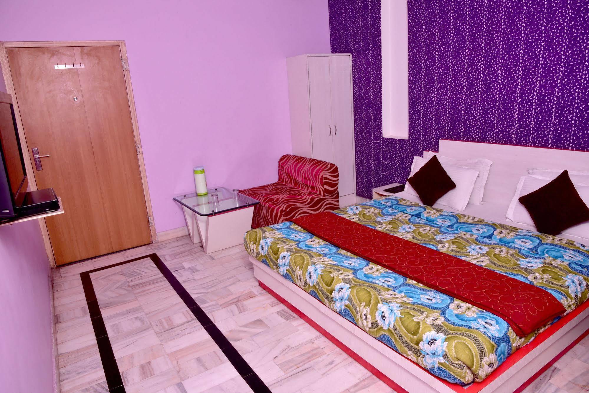 Hayat Rabbani 3*