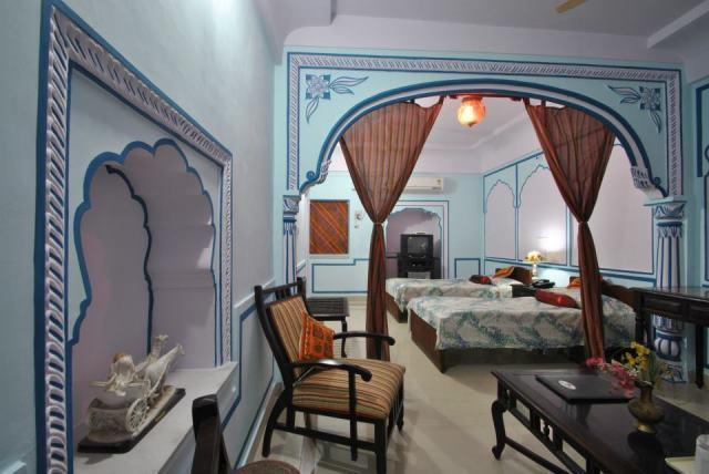 Rawla Mrignayani Palace Hotel 3*