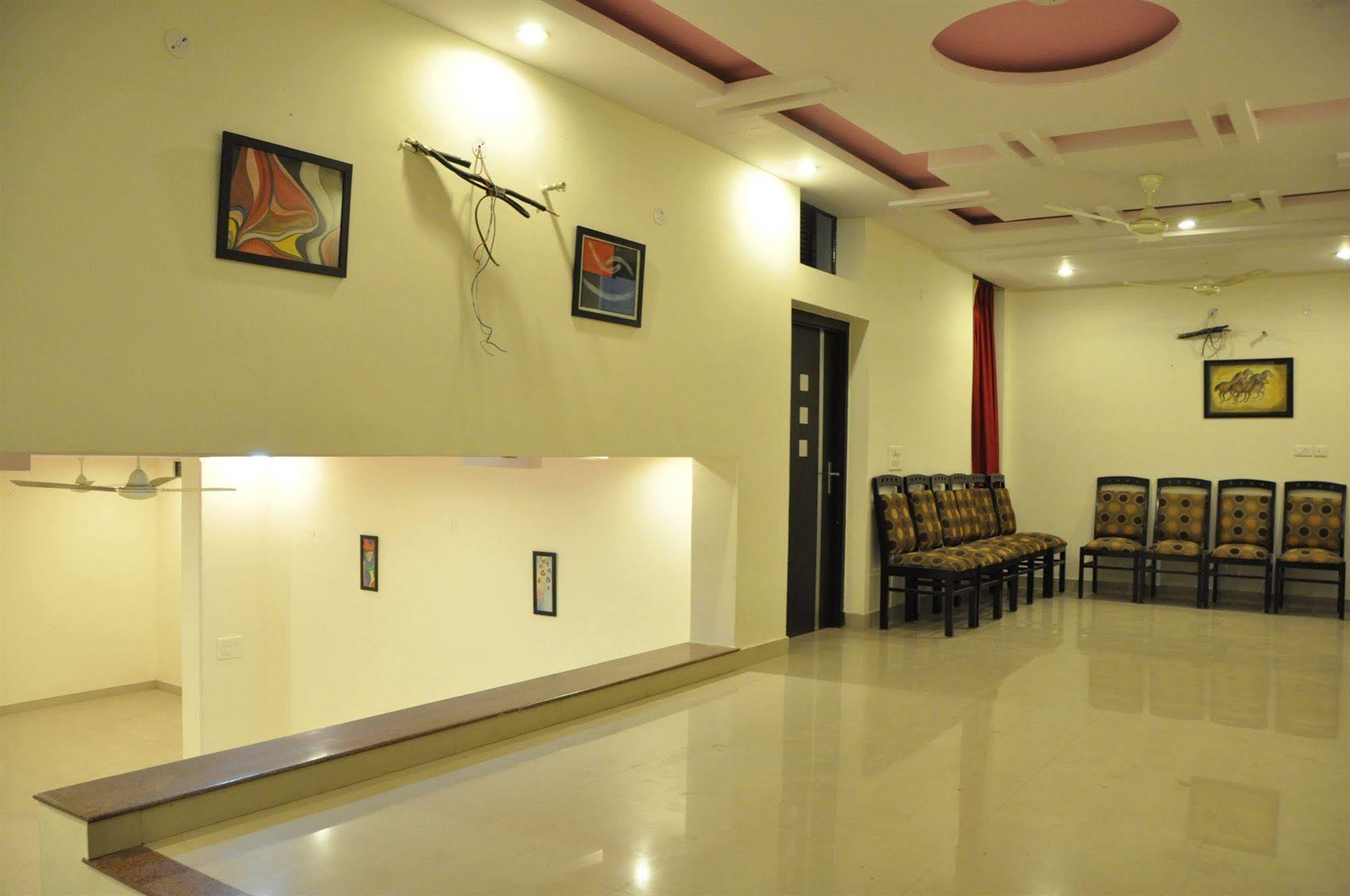 Classic 7 & Restaurant Hotel