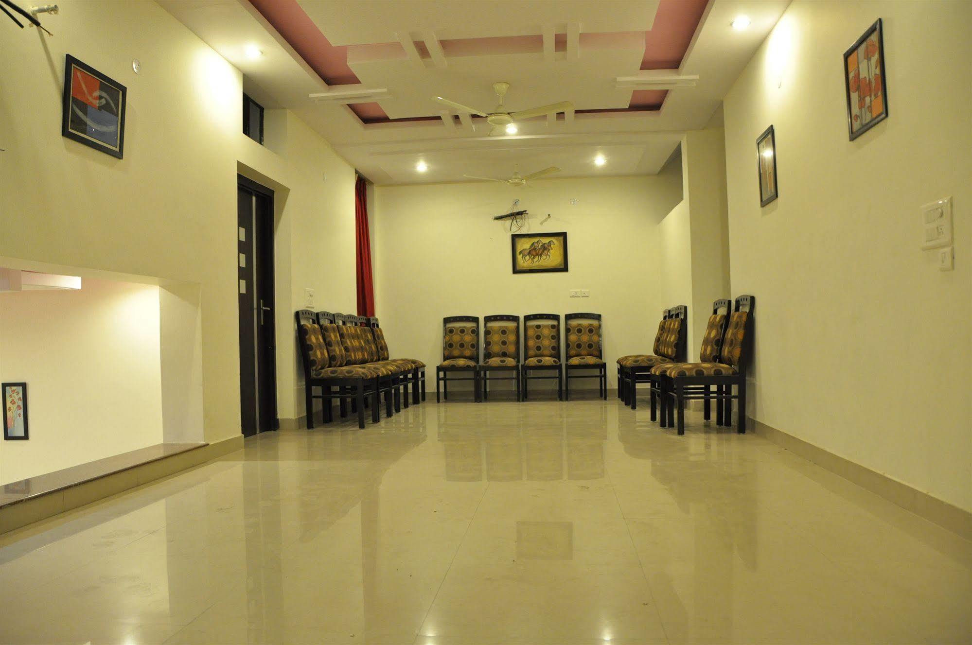 Classic 7 & Restaurant 3*