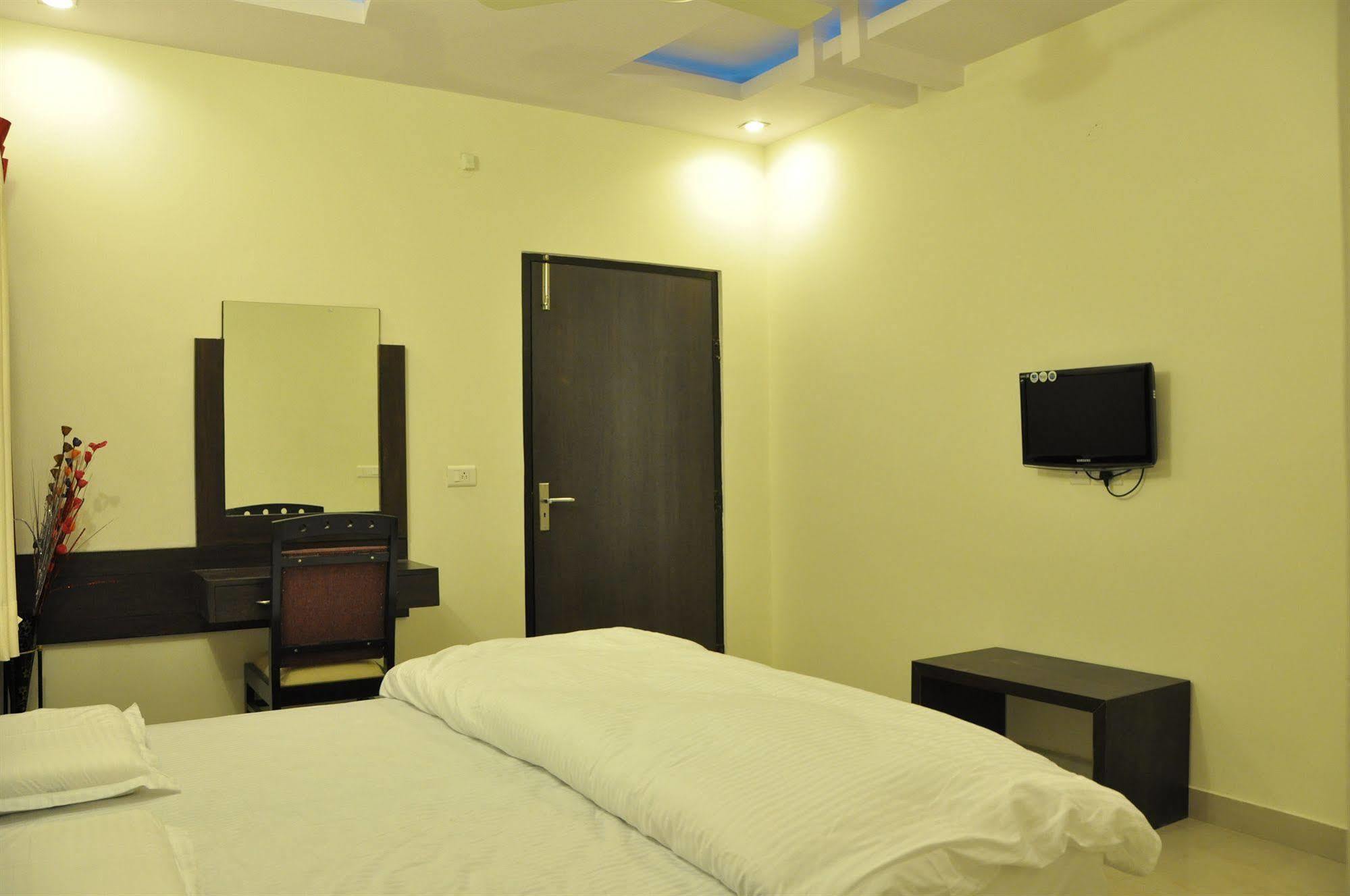Classic 7 & Restaurant 3* Jaipur