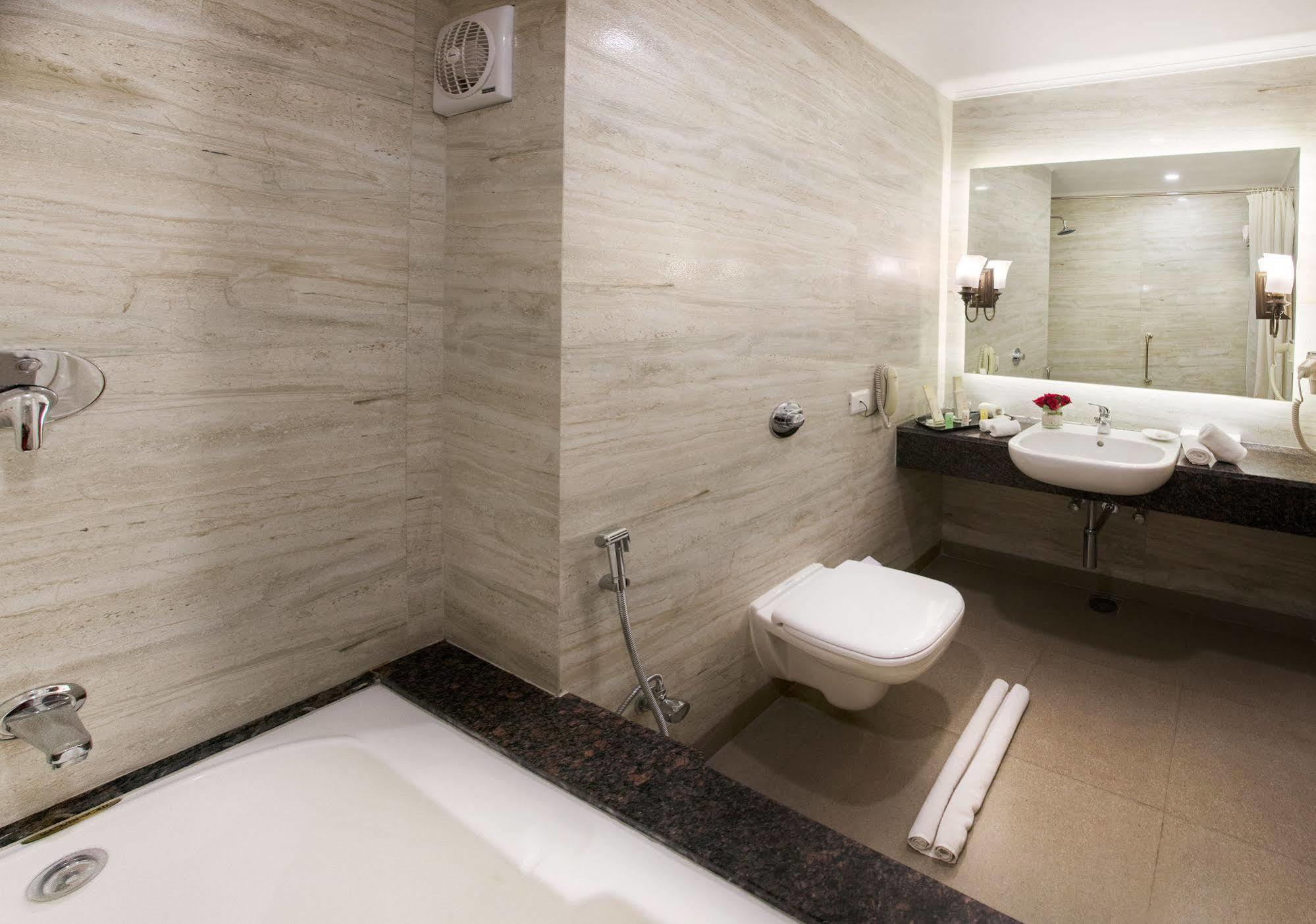 Kk Royal & Convention Centre Hotel