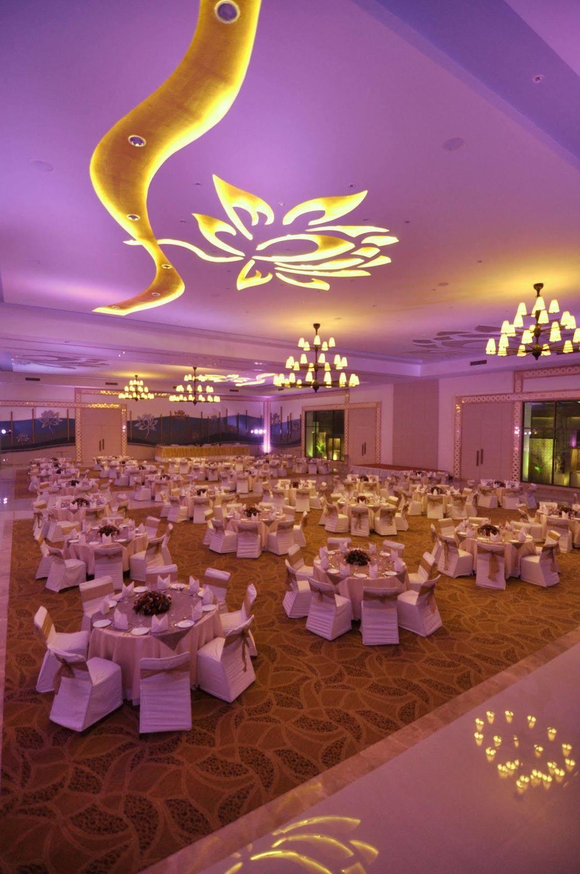 Kk Royal & Convention Centre Hotel 4*