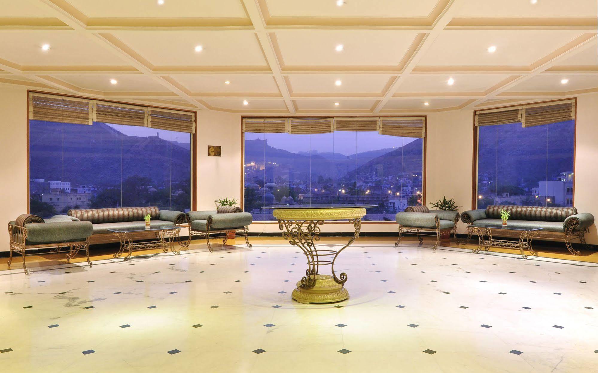 Hotel Kk Royal & Convention Centre 4*