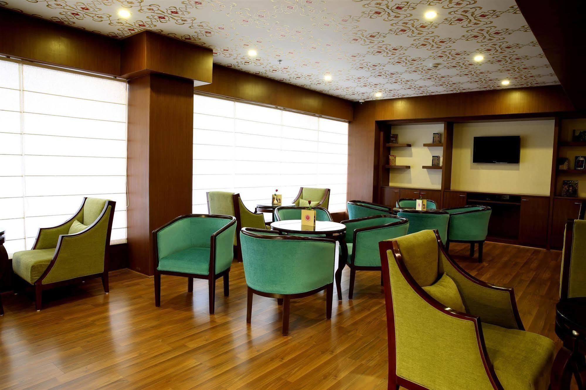 Golden Tulip 5*