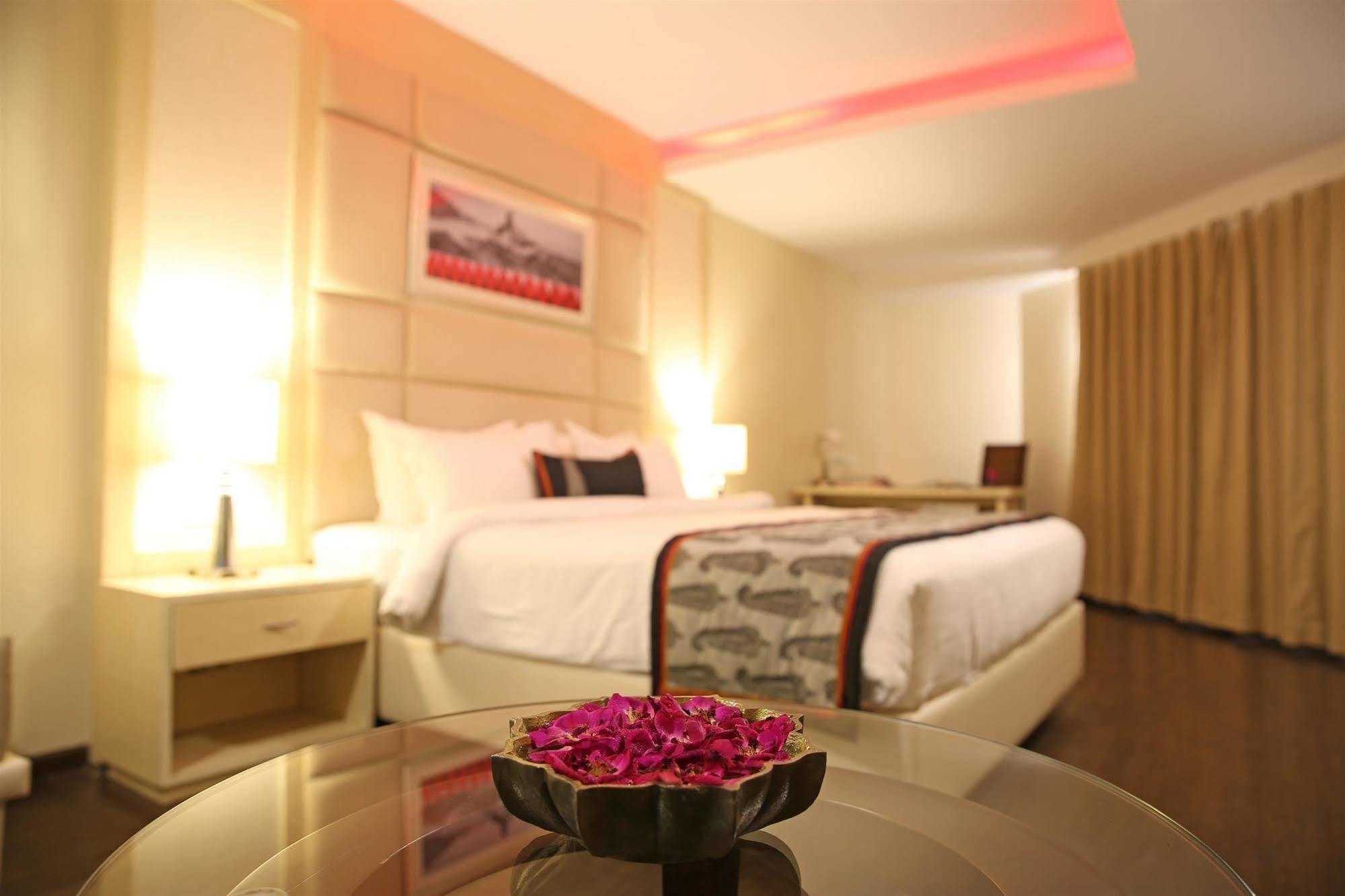 Hotel Golden Tulip 5*