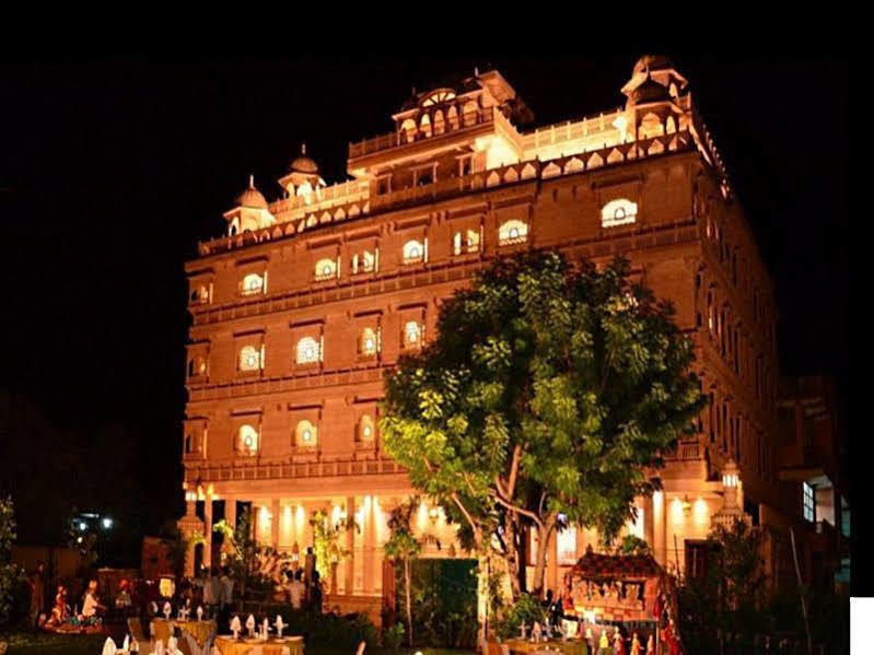 The Jal Mahal 4* Jaipur