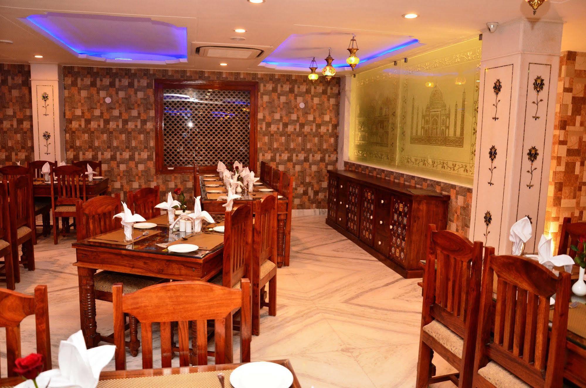 The Jal Mahal 4*