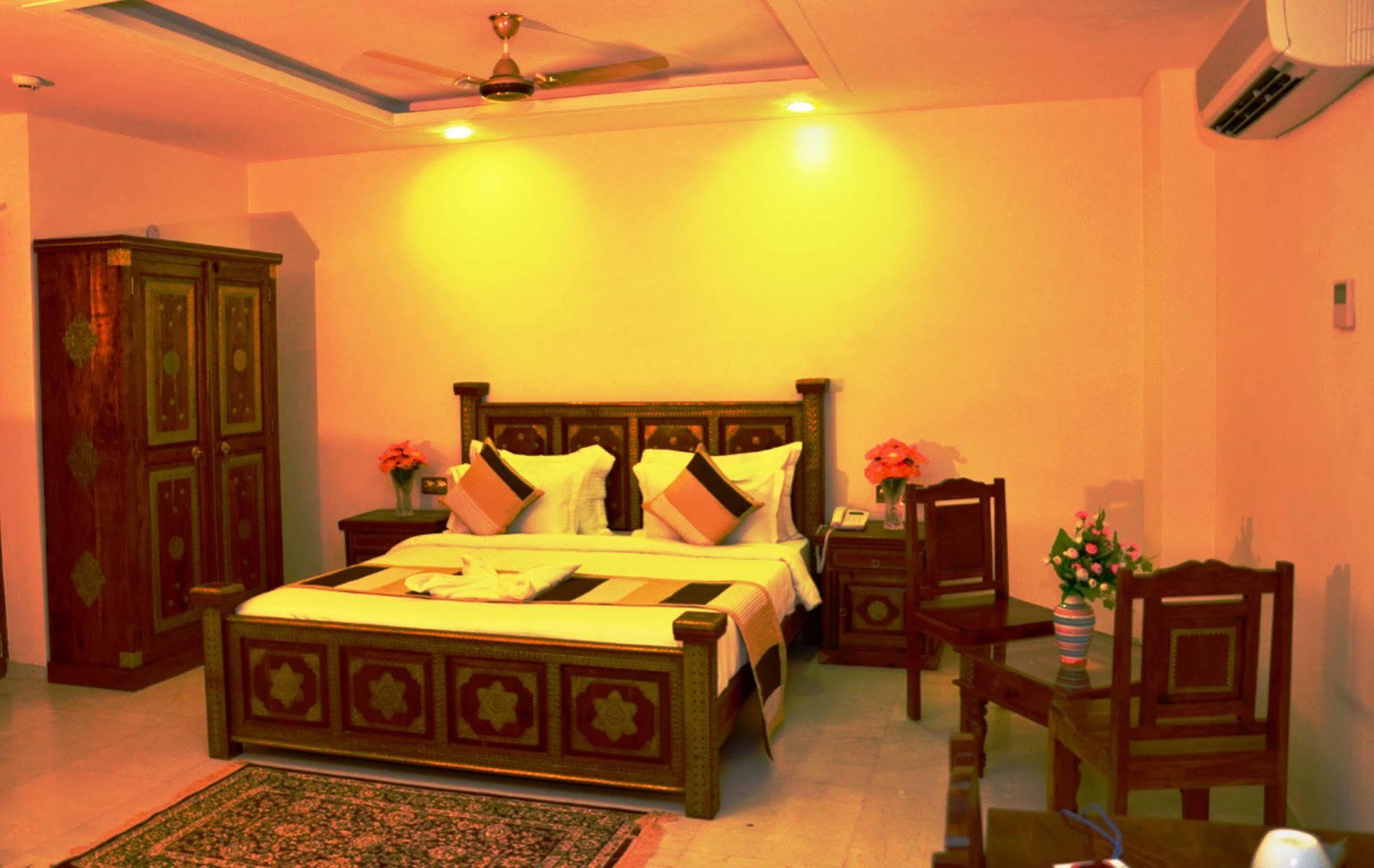 The Jal Mahal Hotel Jaipur