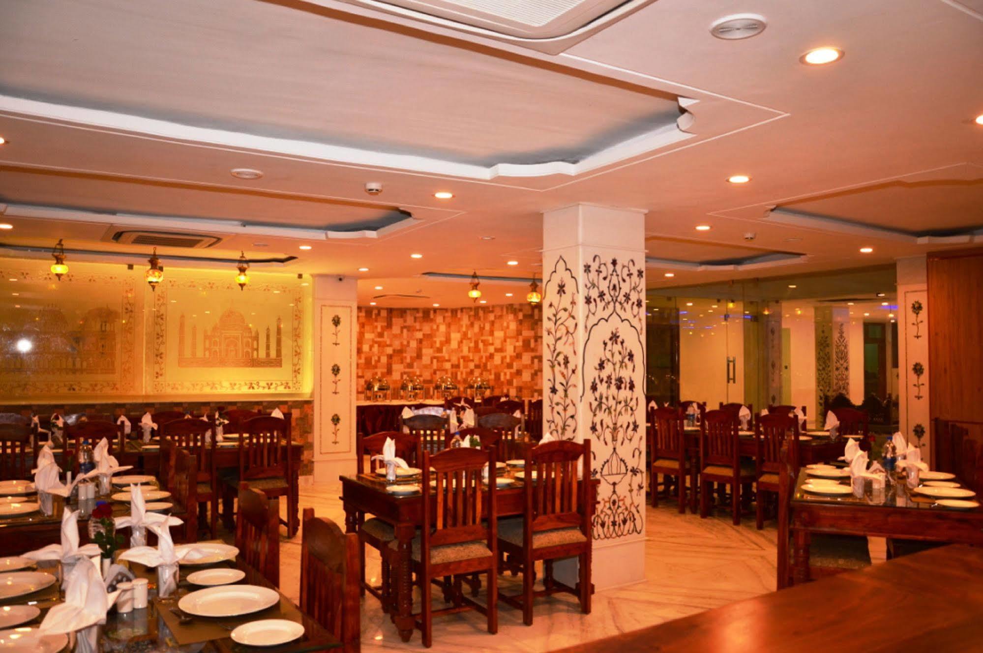 The Jal Mahal Hotel 4*