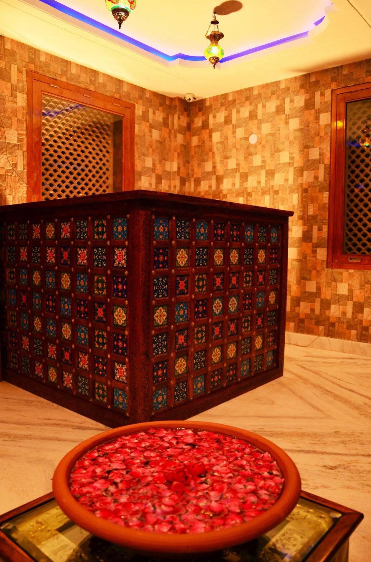 The Jal Mahal 4* Jaipur