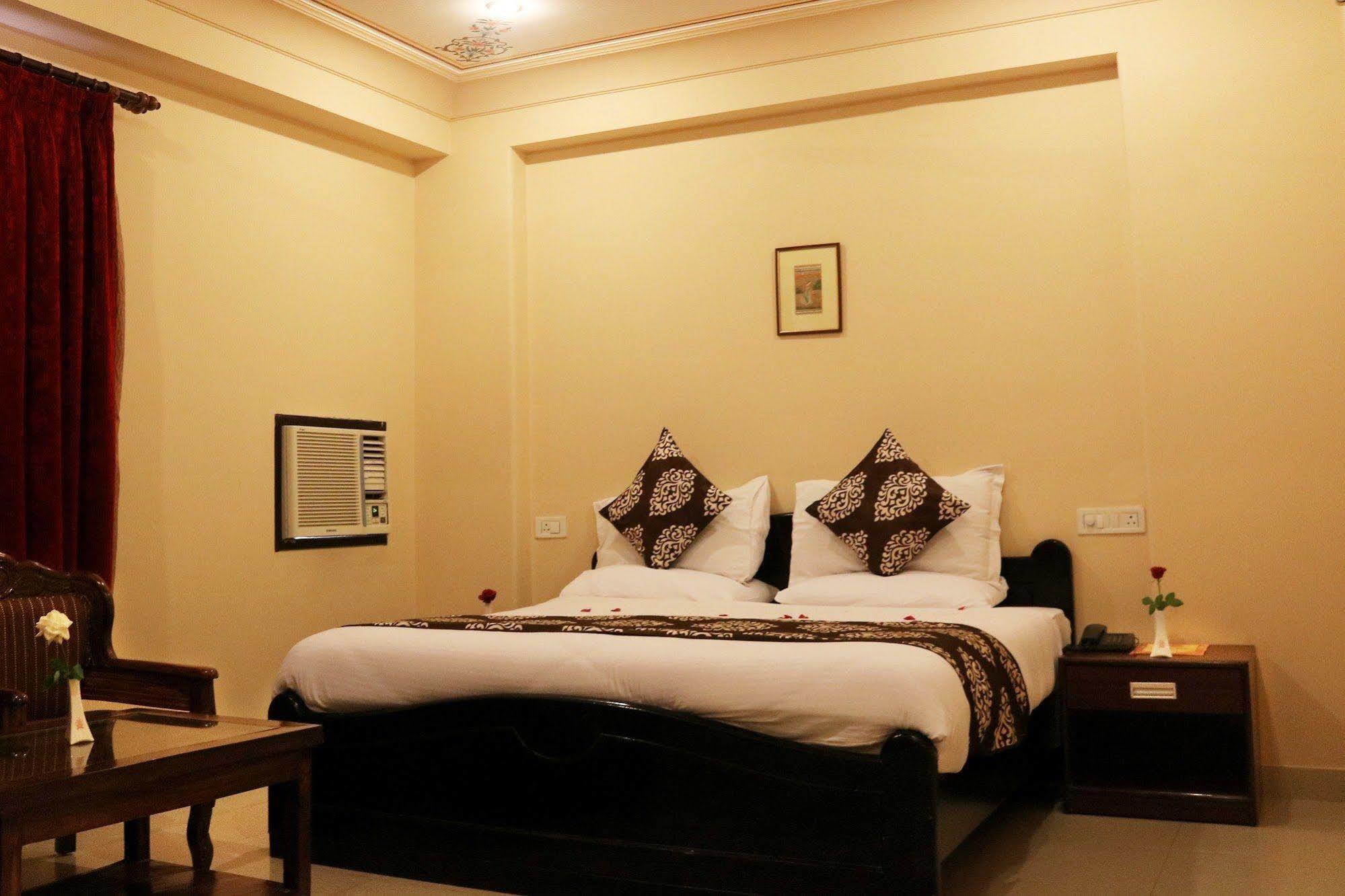 Fabhotel Amer Heritage
