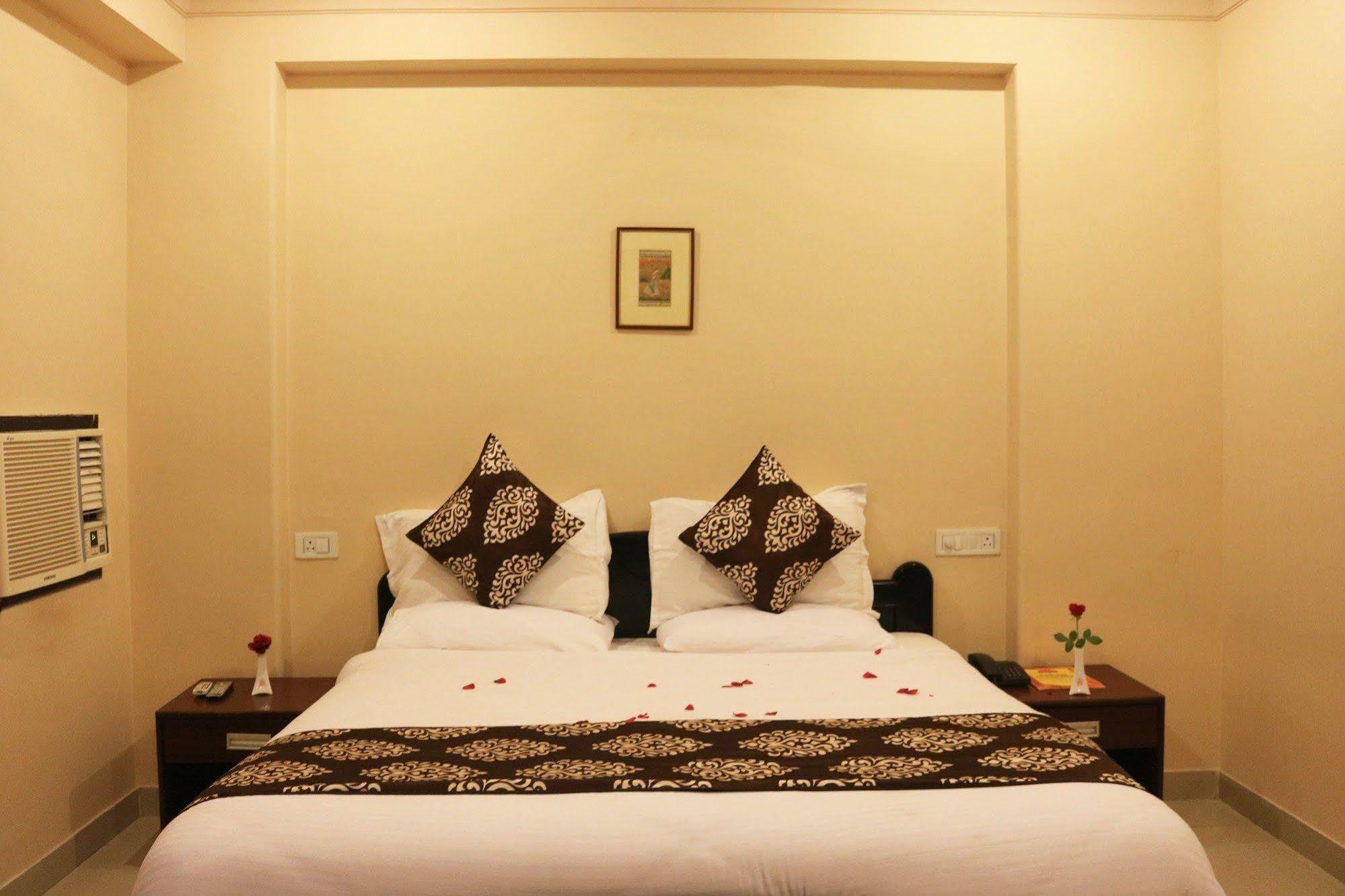 Fabhotel Amer Heritage