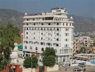 Fabhotel Amer Heritage Hotel