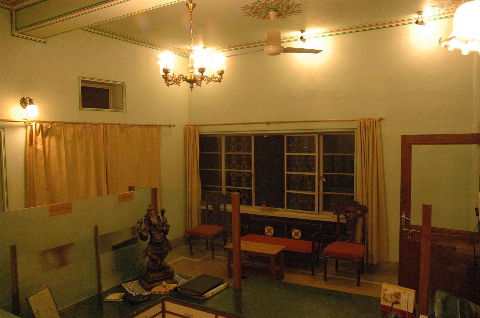 Hotel Tara Niwas