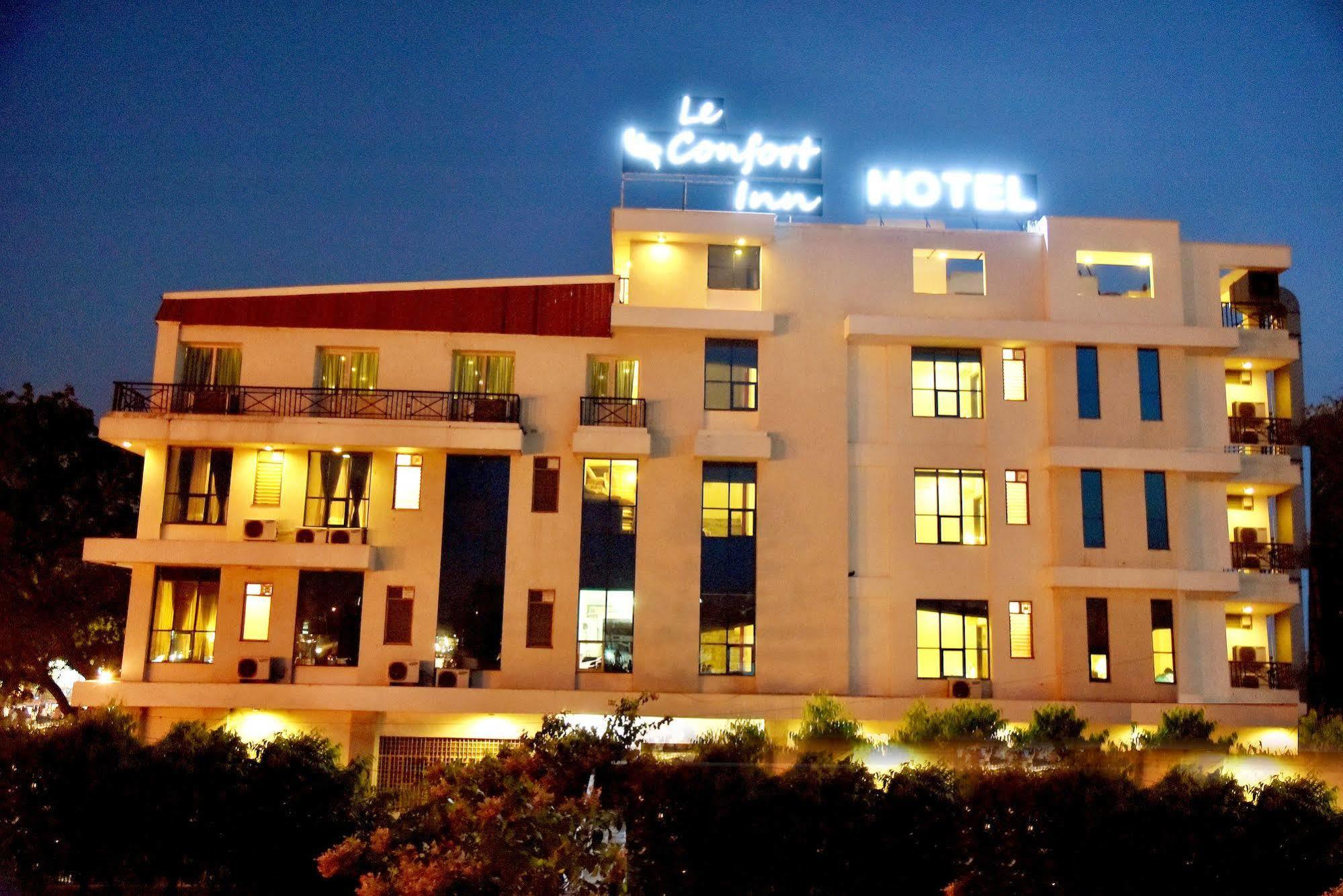 Hotel Karawan 3*