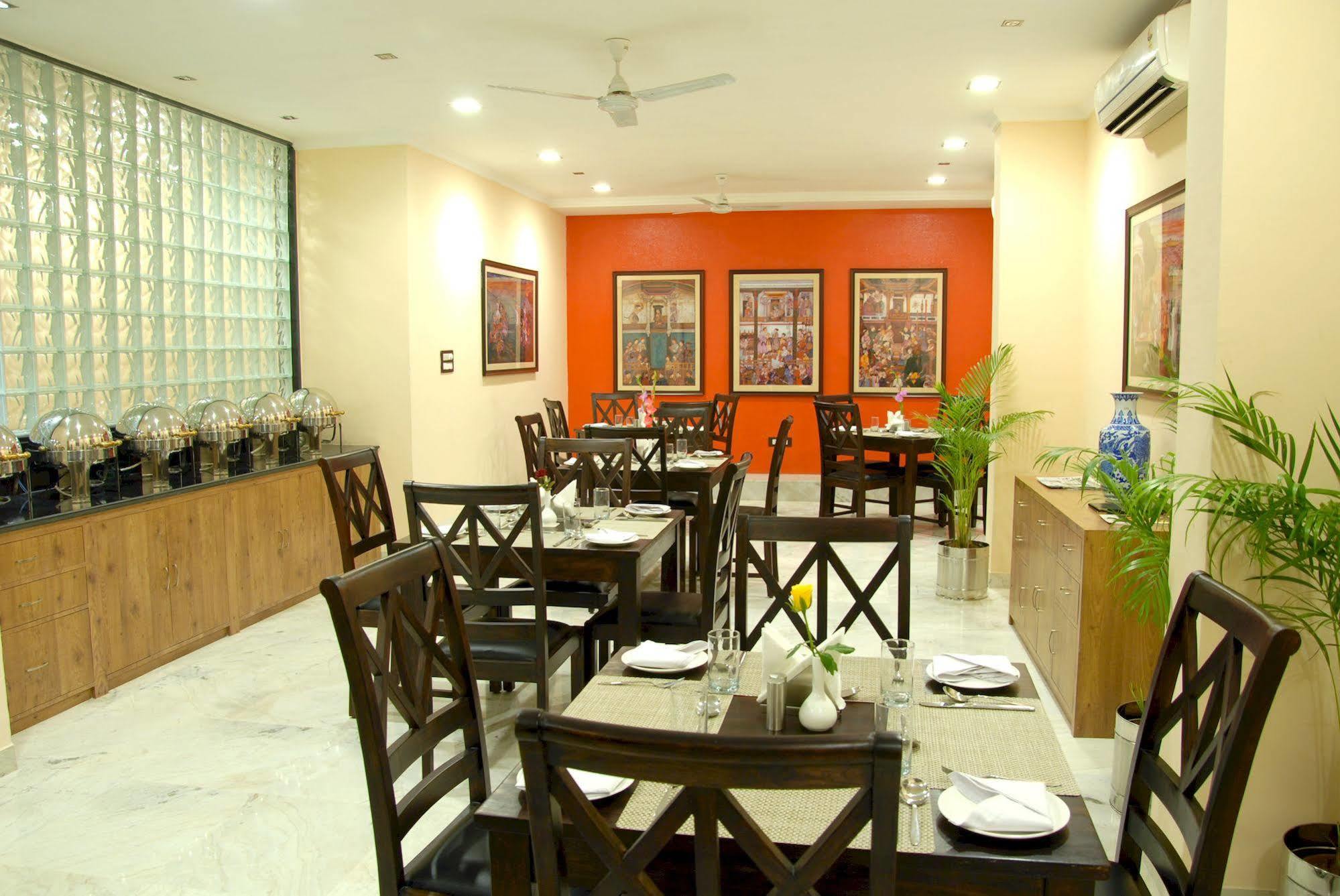 Karawan Hotel
